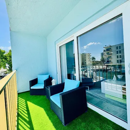 Coastal Charm: Waterfront With Free Parking - Walk To Beach North Miami Beach Extérieur photo